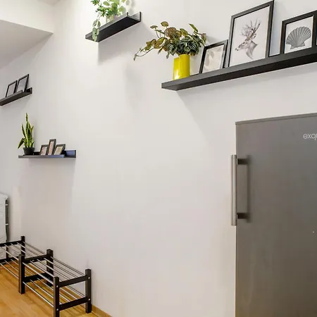 Apartment Tux *